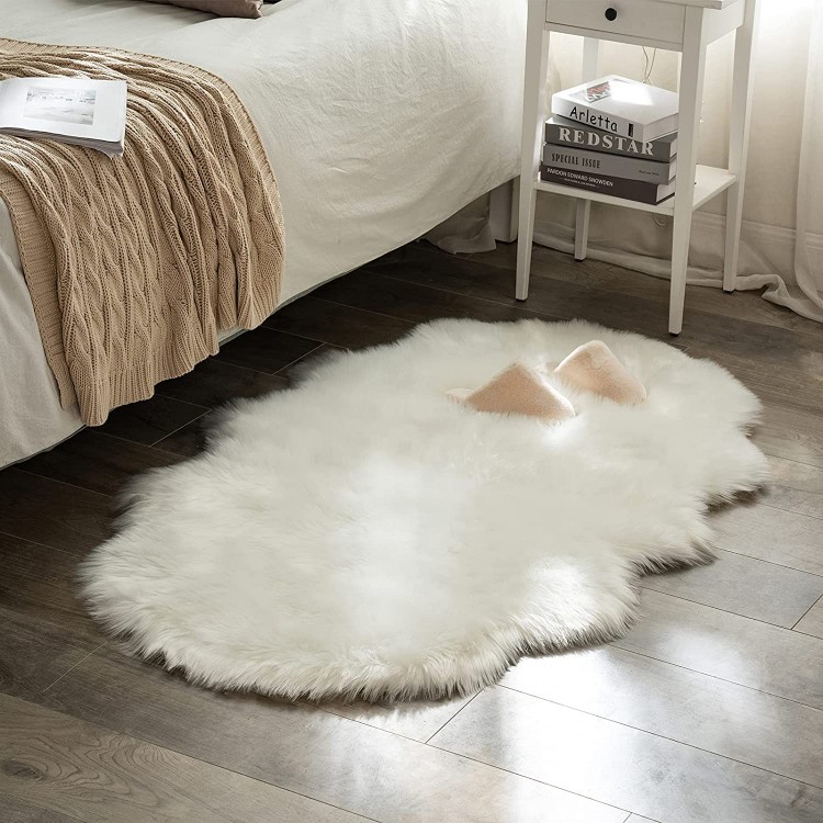 MIULEE Luxury Super Soft Fluffy Area Rug Faux Fur Sheepskin Rug Decorative Plush Shaggy Carpet for Bedside Sofa Floor Nursery 3 x 5 Feet White