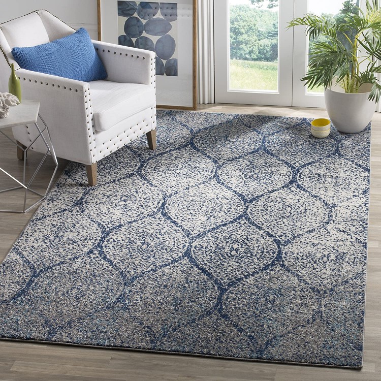 SAFAVIEH Madison Collection MAD604G Glam Ogee Trellis Distressed Non-Shedding Living Room Bedroom Accent Area Rug 4' x 4' Square Navy Silver